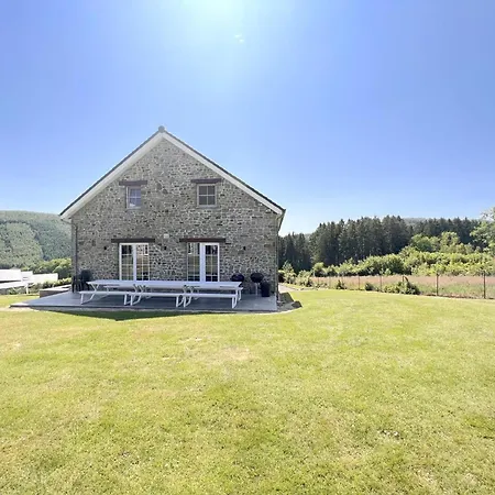 Sur Les Thiers Holiday home *
